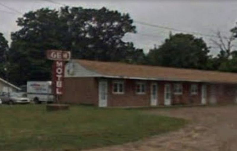 Gem Motel - 2008 Photo - Sign Still There